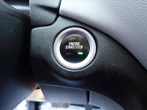 Used 2021 Chevrolet Equinox LS w/ LS Convenience Package AWD/4WD image 22