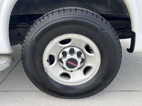 Used 2019 GMC Savana 2500 w/ Driver Convenience Package RWD image 19