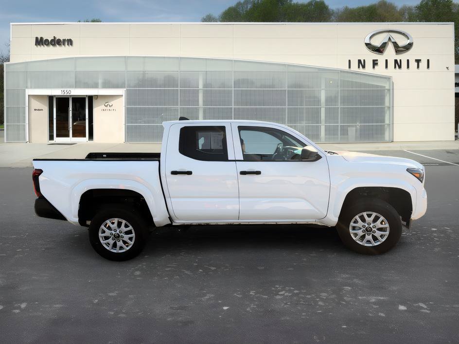 Used 2025 Toyota Tacoma SR RWD image 3