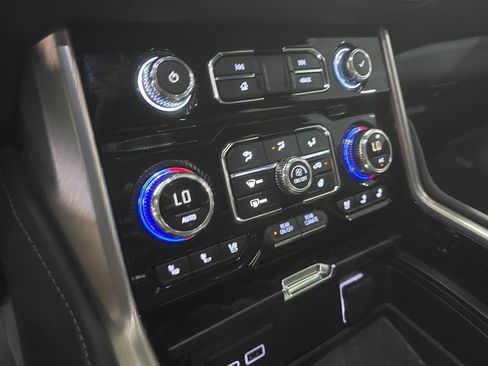 Used 2024 GMC Yukon XL Denali w/ Advanced Technology Package AWD/4WD image 22