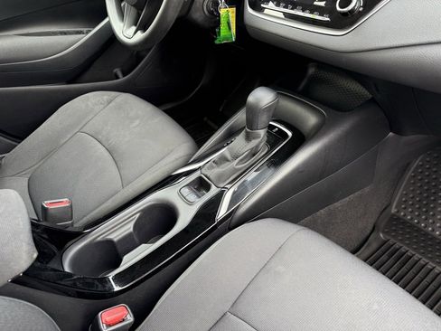 Used 2021 Toyota Corolla LE image 37