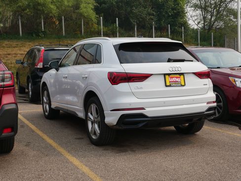 Used 2021 Audi Q3 2.0T Premium w/ Convenience Package AWD/4WD image 3