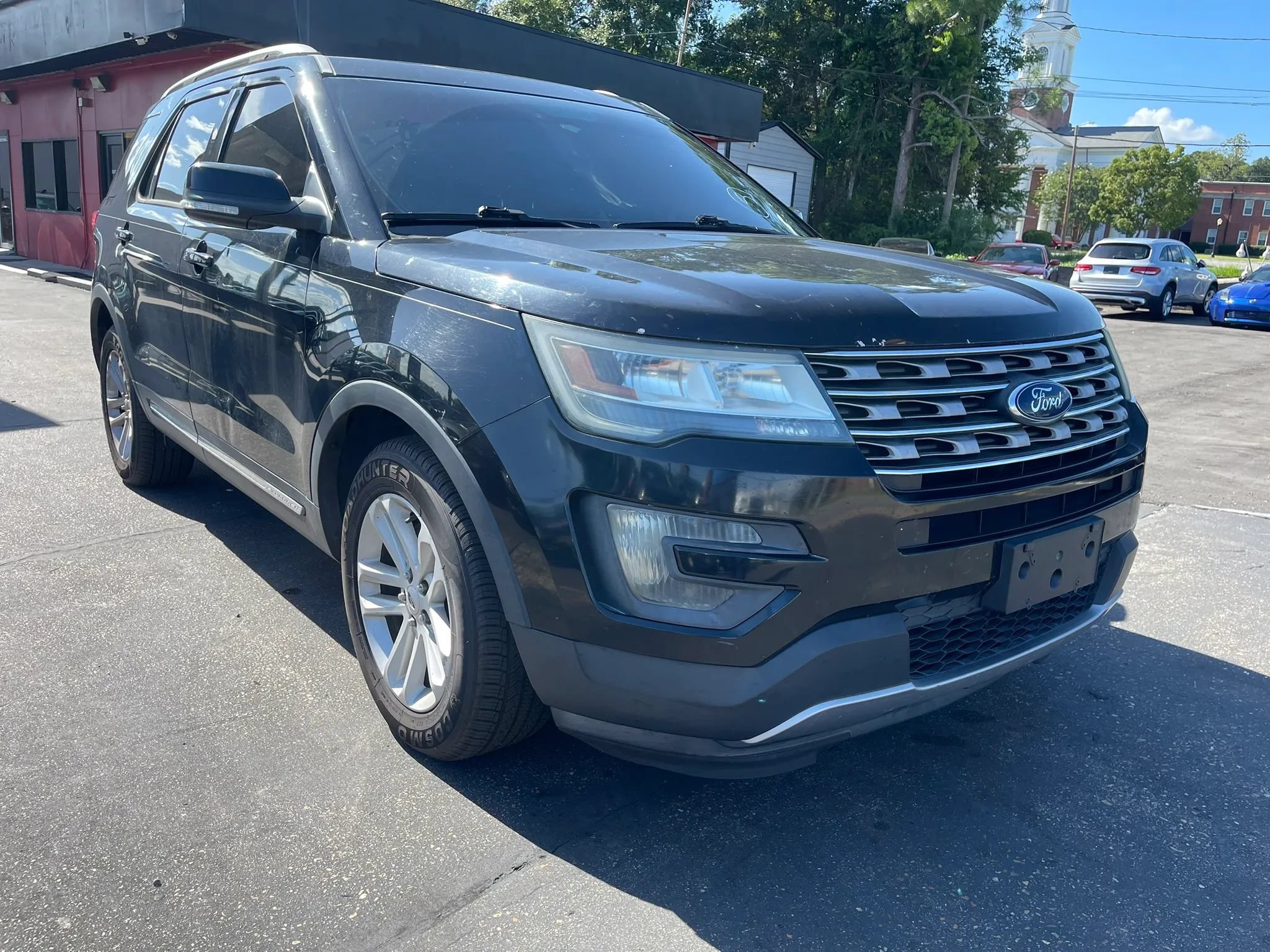 Used 2016 Ford Explorer XLT FWD image 4
