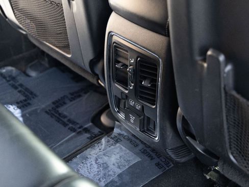 Used 2019 Jeep Grand Cherokee Limited AWD/4WD image 19
