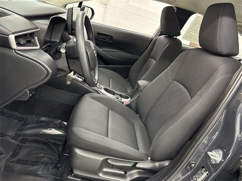 Used 2023 Toyota Corolla LE image 4
