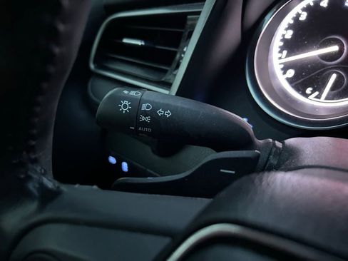 Used 2019 Toyota Camry SE image 22