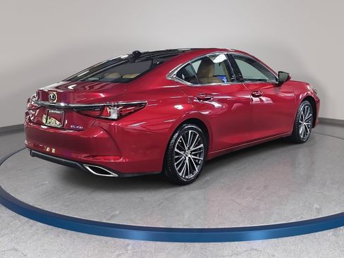 Used 2024 Lexus ES 350 w/ Premium Package FWD image 5
