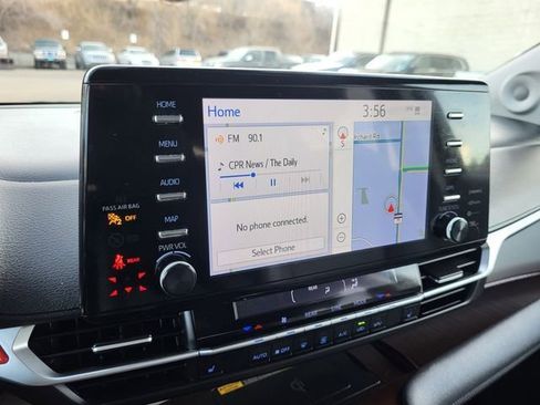 Used 2022 Toyota Sienna XLE image 24