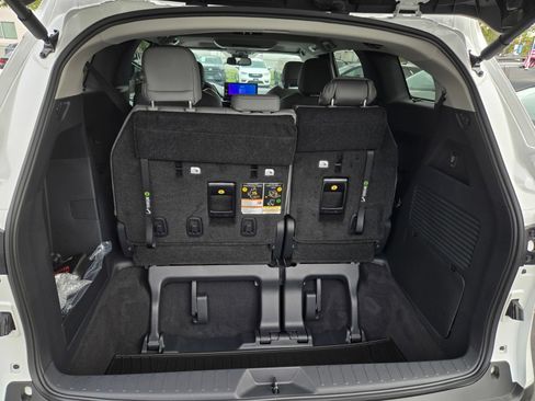 Certified 2026 Toyota Sienna XLE FWD image 25