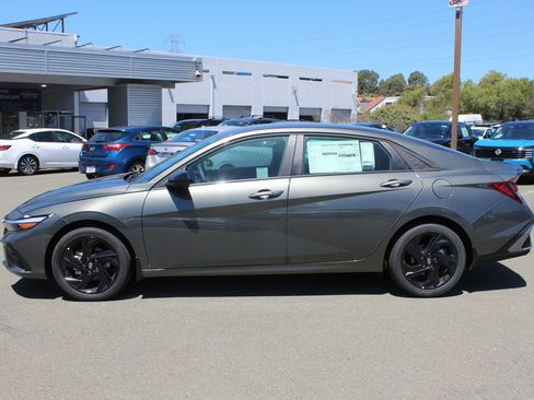New 2026 Hyundai Elantra Sport FWD image 2