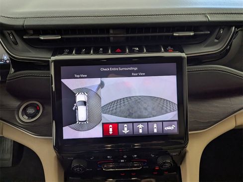 Certified 2022 Jeep Grand Cherokee L Limited w/ Luxury Tech Group II image 25