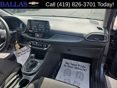 Used 2019 Hyundai Elantra GT FWD image 24
