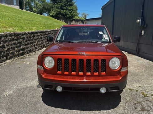 Used 2012 Jeep Patriot Latitude w/ Sun/Sound Group AWD/4WD image 6