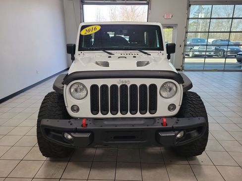 Used 2016 Jeep Wrangler Unlimited Rubicon image 2