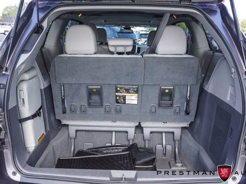Used 2019 Toyota Sienna XLE w/ XLE Navigation Package FWD image 39