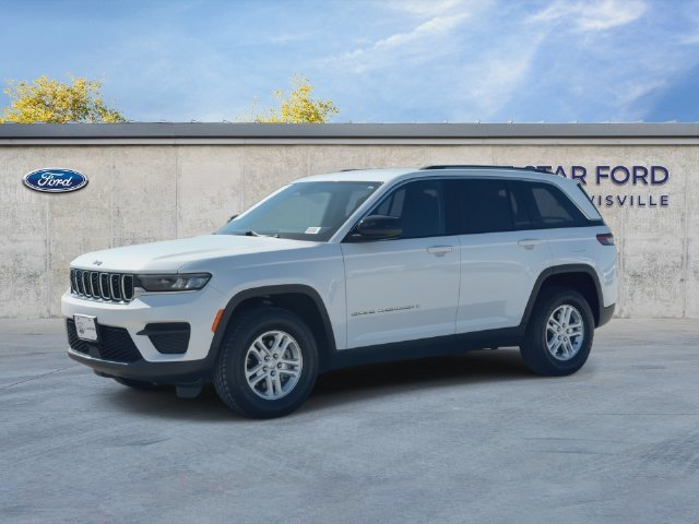 Used 2024 Jeep Grand Cherokee Laredo RWD image 4