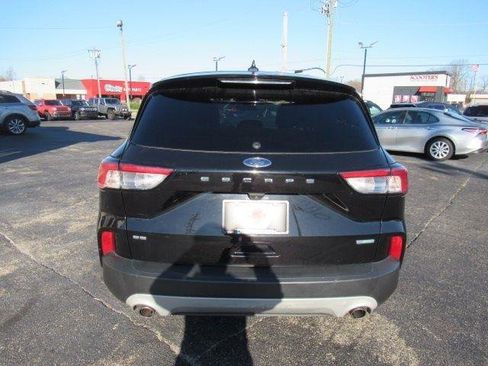 Used 2020 Ford Escape SE image 6