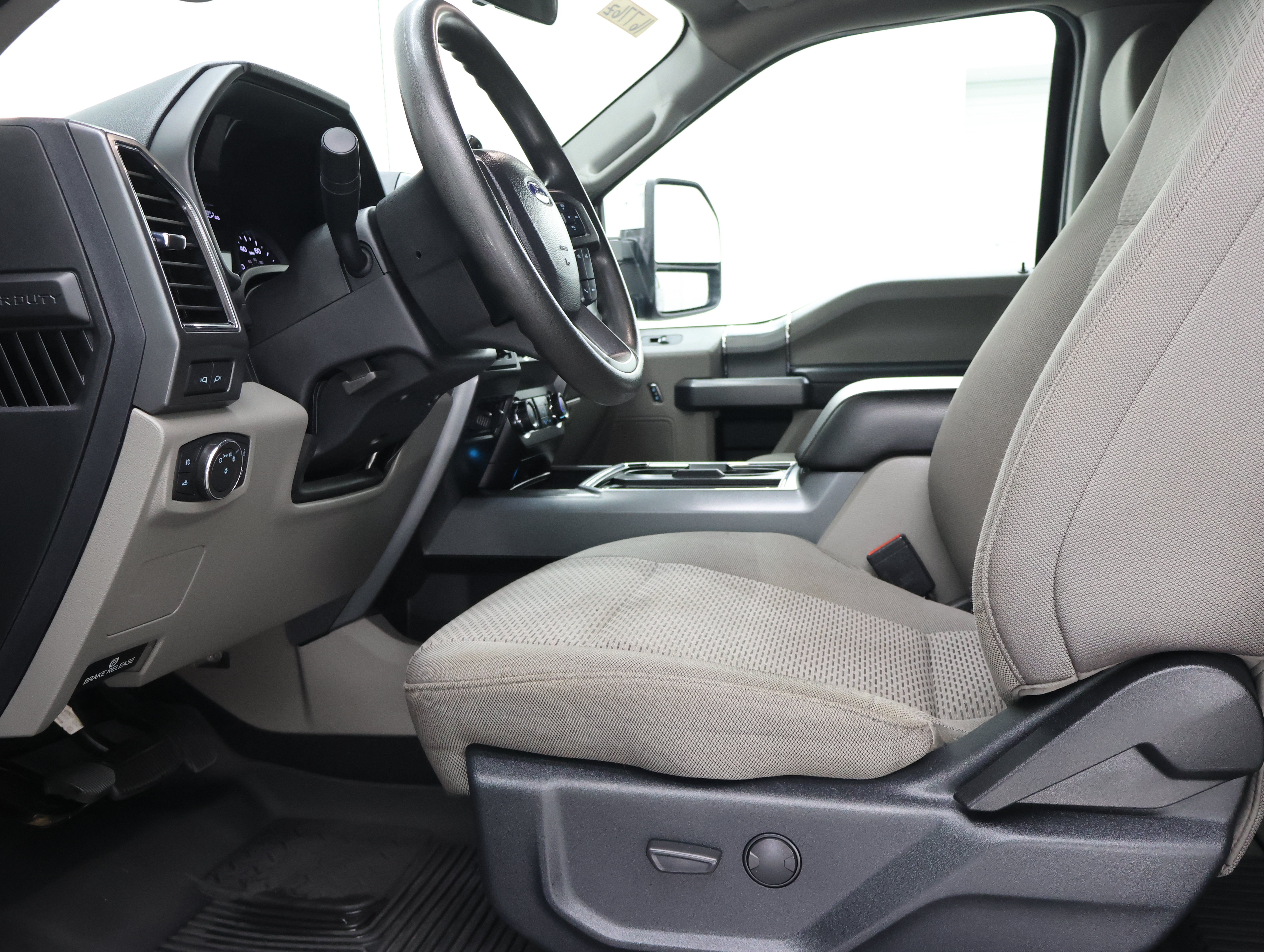 Used 2021 Ford F250 XLT w/ XLT Premium Package AWD/4WD image 8