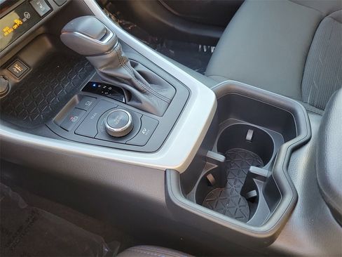 Used 2024 Toyota RAV4 SE image 14