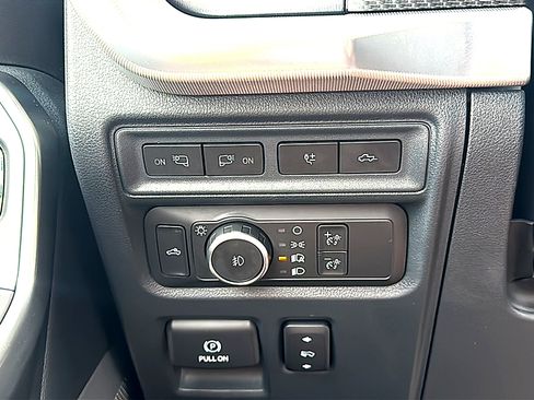 Used 2022 Ford F150 Raptor w/ Raptor 37 Performance Package AWD/4WD image 36