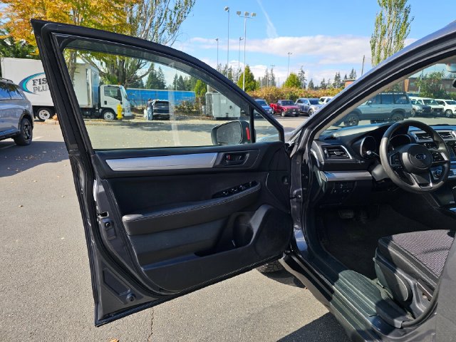 Used 2019 Subaru Outback 2.5i AWD/4WD image 19