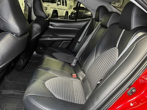 Used 2022 Toyota Camry SE w/ Audio Upgrade Package FWD image 18