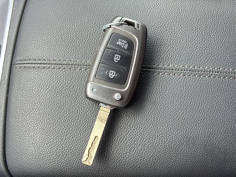 Used 2022 Hyundai Tucson SE FWD image 29