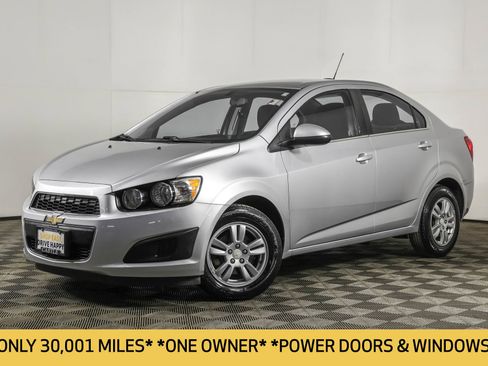 Used 2016 Chevrolet Sonic LT image 2