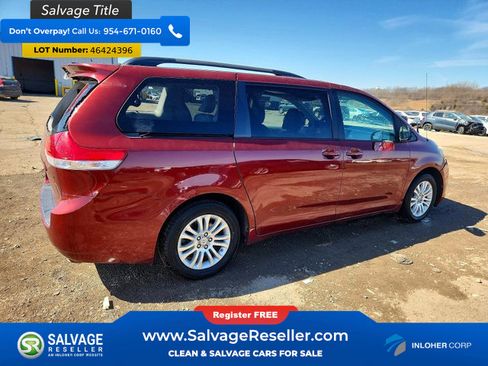 Used 2011 Toyota Sienna XLE image 3