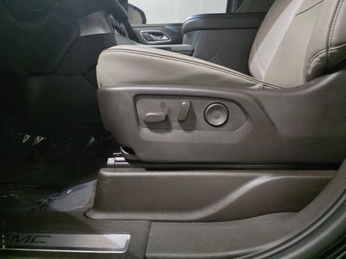 Certified 2023 GMC Yukon SLT w/ SLT Luxury Package image 15