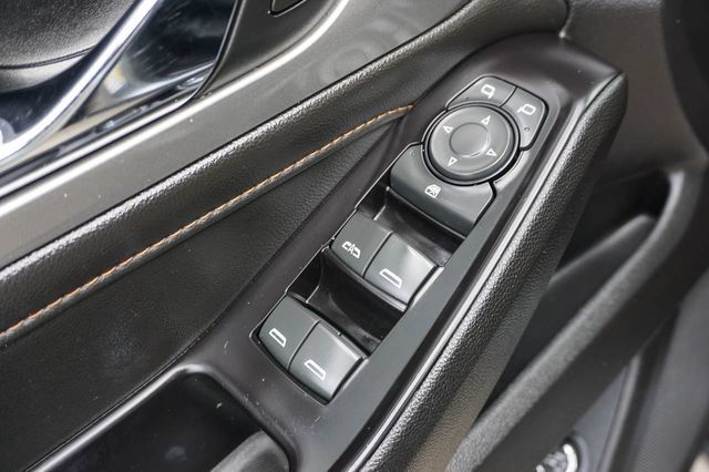 Used 2020 Chevrolet Traverse LT w/ Driver Confidence II Package AWD/4WD image 14