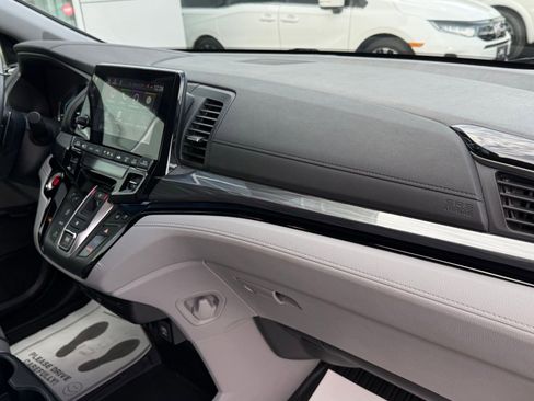 Used 2024 Honda Odyssey Elite image 19