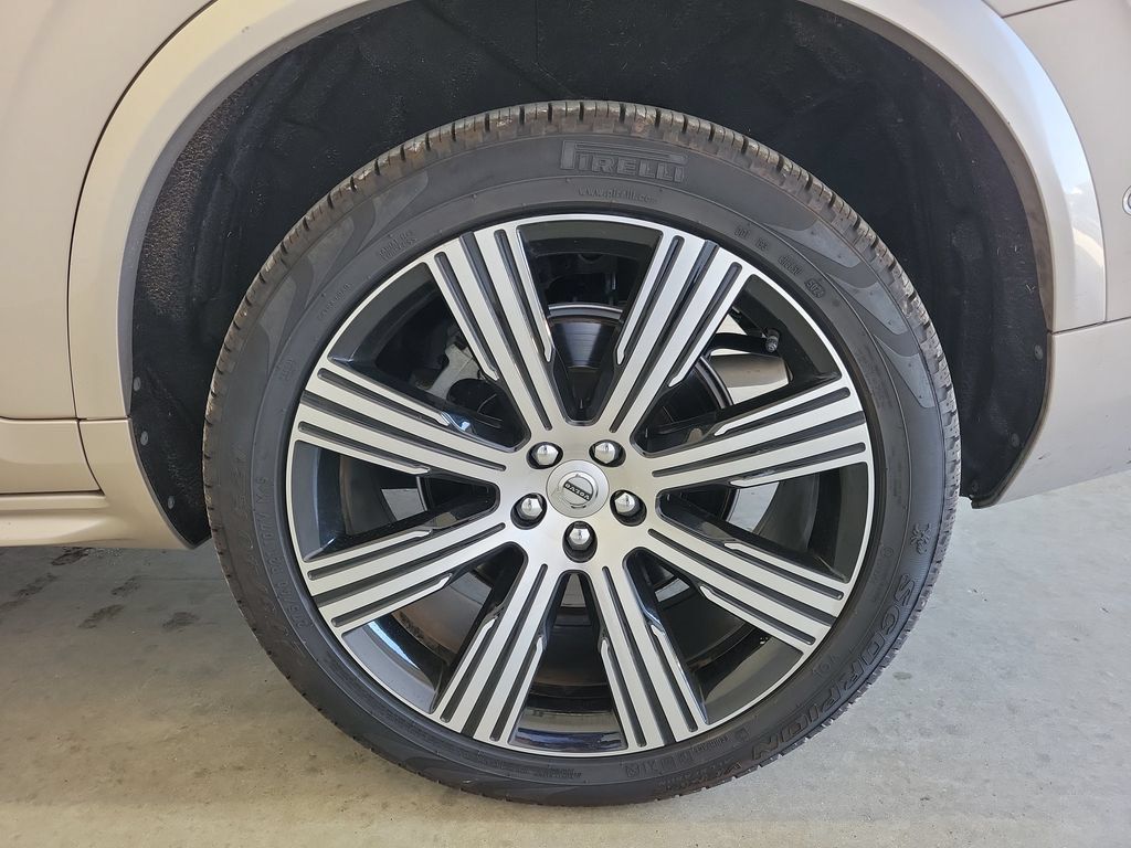 Used 2024 Volvo XC90 B5 Plus w/ Protection Package Premier AWD/4WD image 12