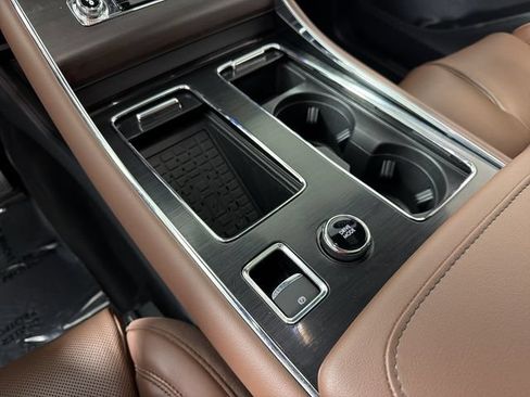 Certified 2025 Lincoln Aviator Reserve w/ Luxury Package RWD image 9