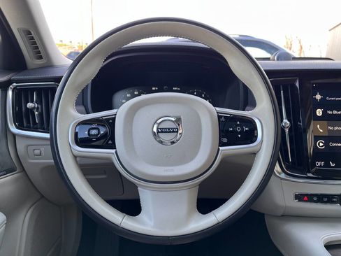 Used 2020 Volvo V90 T6 Cross Country w/ Protection Package Premier image 10