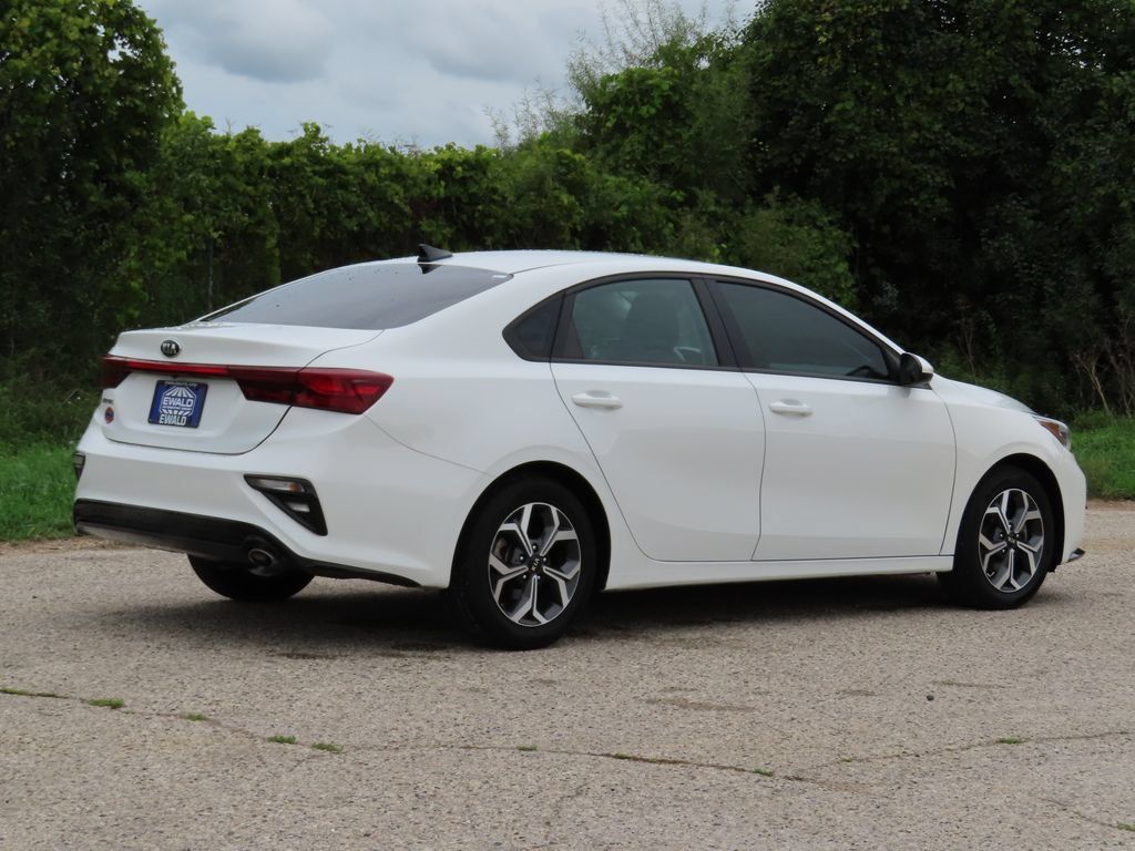 Used 2021 Kia Forte LXS FWD image 3
