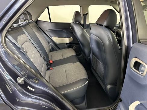 Used 2020 Hyundai Venue image 27