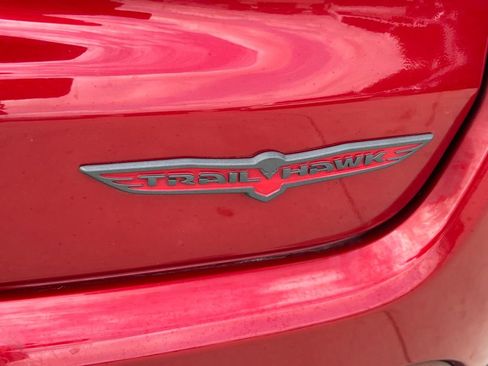 Used 2025 Jeep Compass Trailhawk image 14
