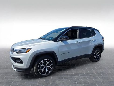 Used 2025 Jeep Compass Limited AWD/4WD image 3