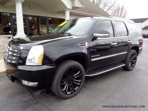 Used 2012 Cadillac Escalade Luxury image 1