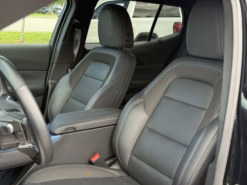 Used 2025 Chevrolet Equinox EV LT w/ Convenience Package image 14