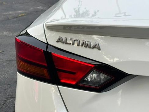 Certified 2023 Nissan Altima 2.5 SR FWD image 13