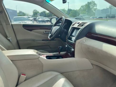 Used 2012 Lexus LS 460 AWD w/ Comfort Pkg image 10
