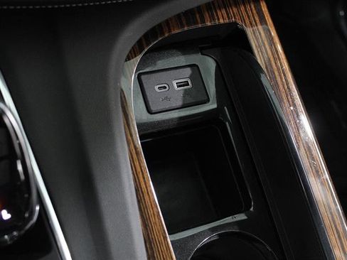 Certified 2021 Cadillac Escalade Premium Luxury image 19