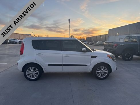 Used 2012 Kia Soul + w/ Audio Pkg image 5