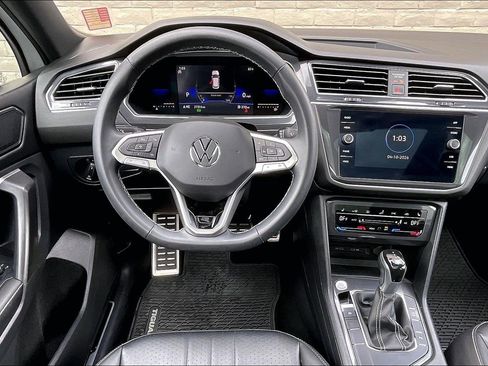 Certified 2023 Volkswagen Tiguan SE R-Line FWD image 4