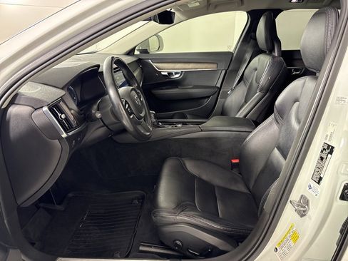 Used 2018 Volvo V90 T6 Cross Country w/ Convenience Package image 21