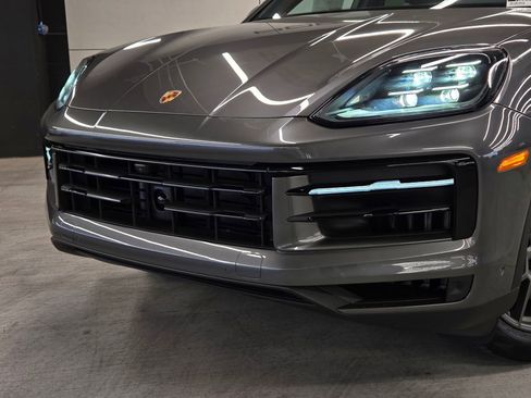 New 2026 Porsche Cayenne Base image 26