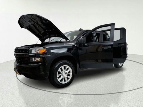 Used 2019 Chevrolet Silverado 1500 Custom w/ Custom Value Package AWD/4WD image 10