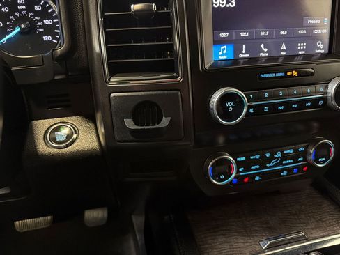Used 2019 Ford Expedition Max Limited RWD image 19